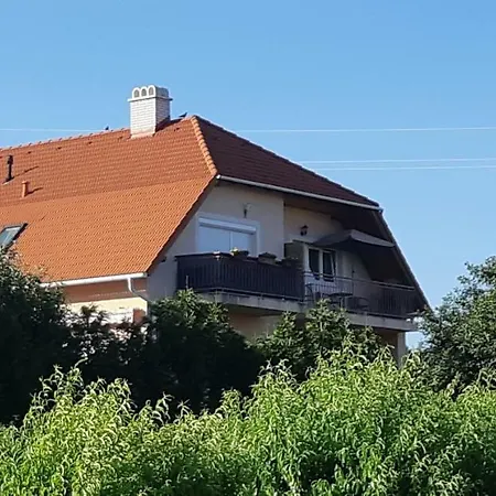Bambusz Apartman Apartamento *