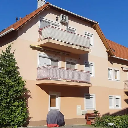 Bambusz Apartman Apartamento *